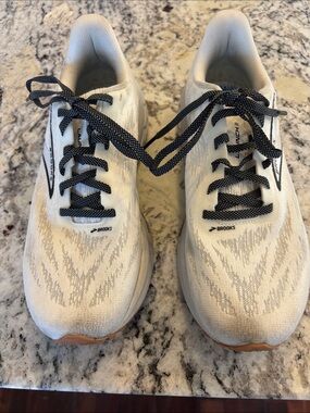 Brooks Launch GTS Running Shoes in White and Black